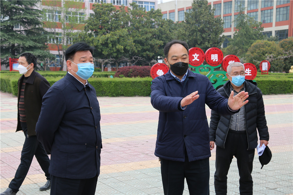 市教体局局长丁建清一行莅临我校督查指导工作