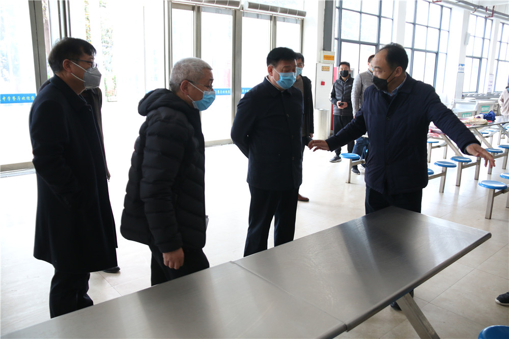市教体局局长丁建清一行莅临我校督查指导工作