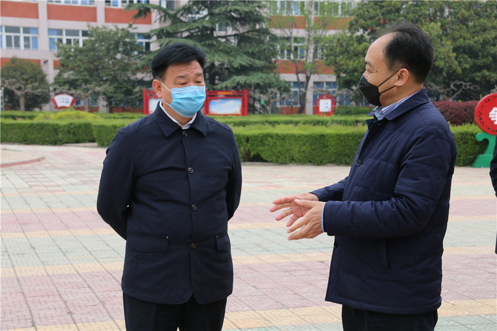 市教体局局长丁建清一行莅临我校督查指导工作