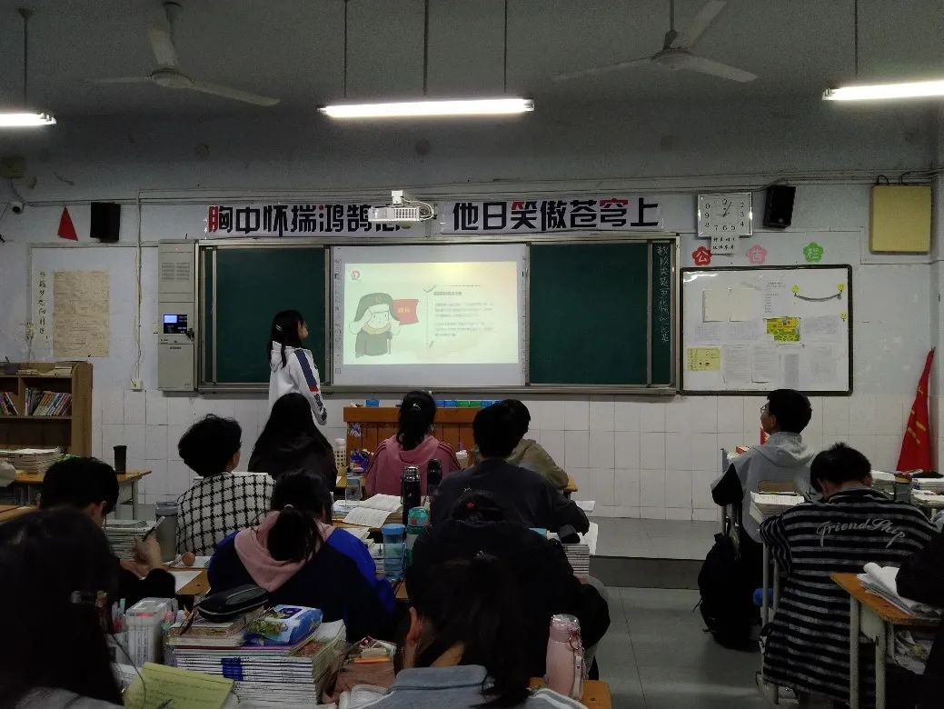 我校开展学雷锋系列活动