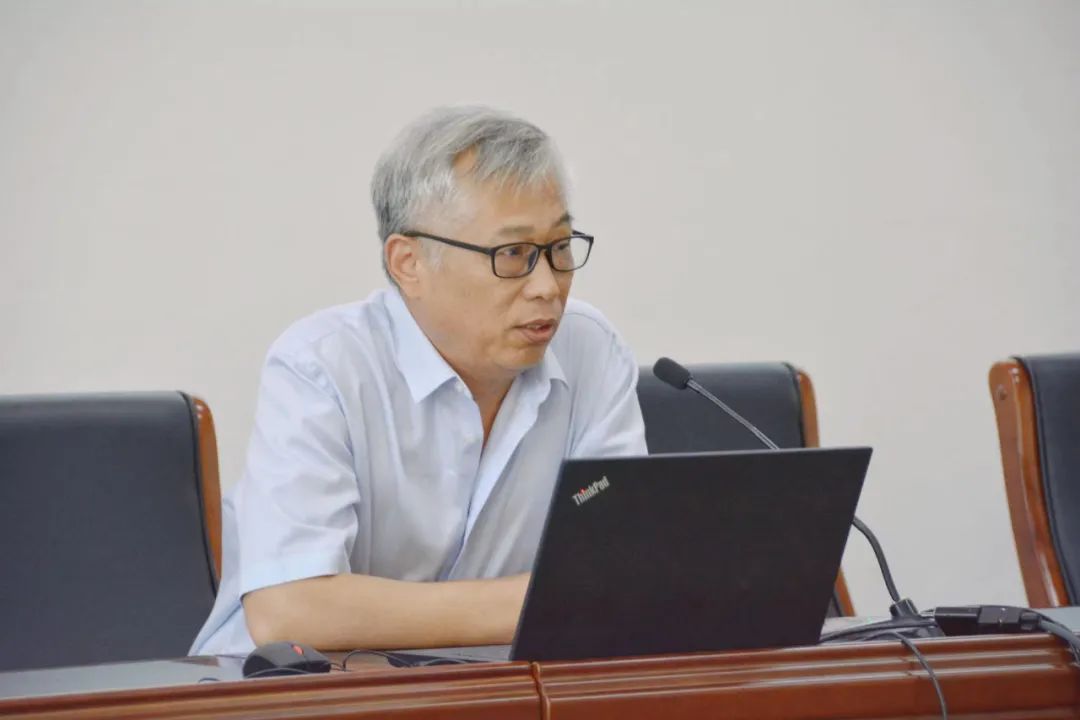 我校召开“青蓝工程”听评课反馈会