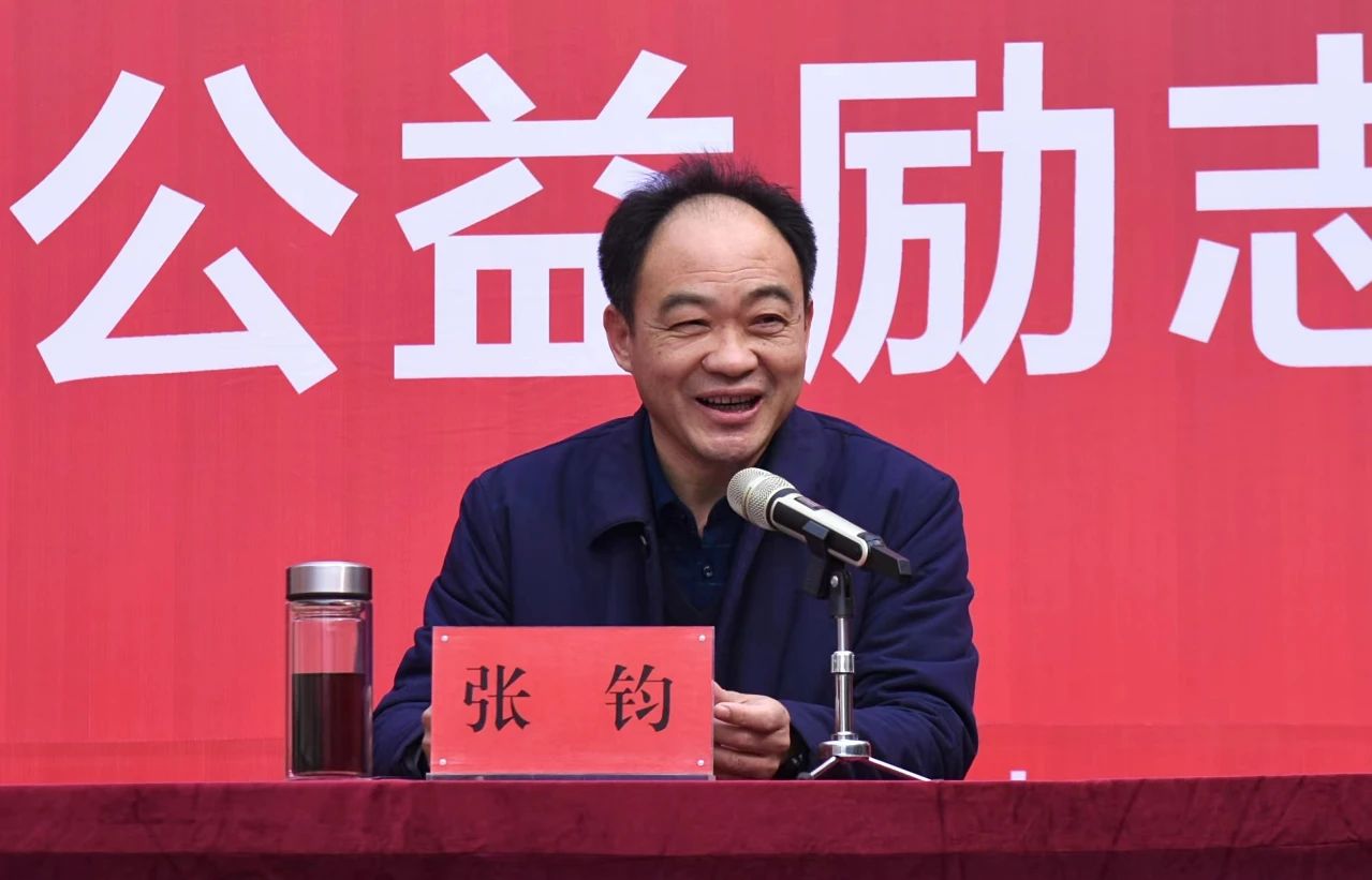 奋斗点亮青春,责任担当未来——洪战辉老师来我校做励志演讲
