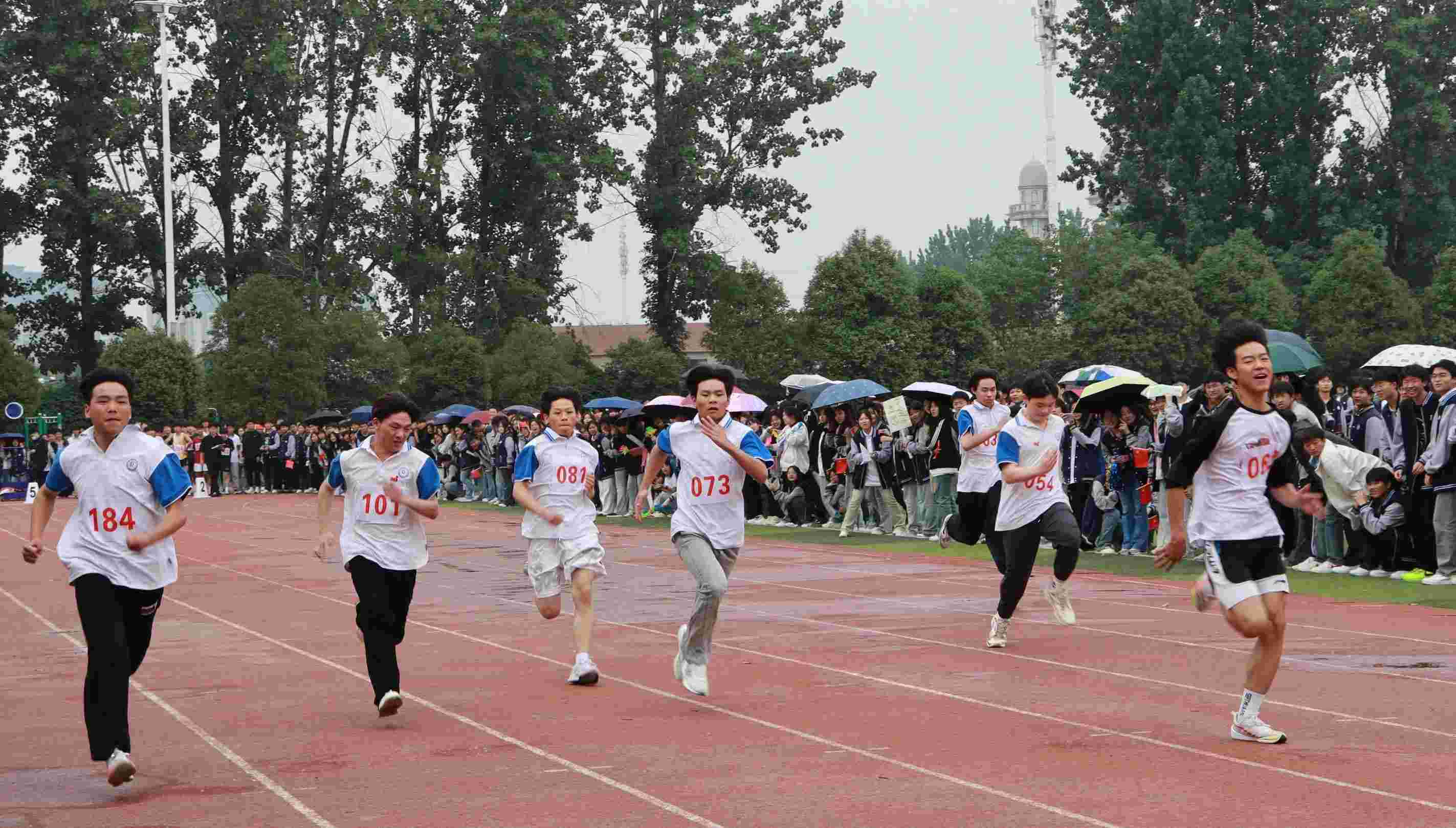 我校举办第九届春季运动会