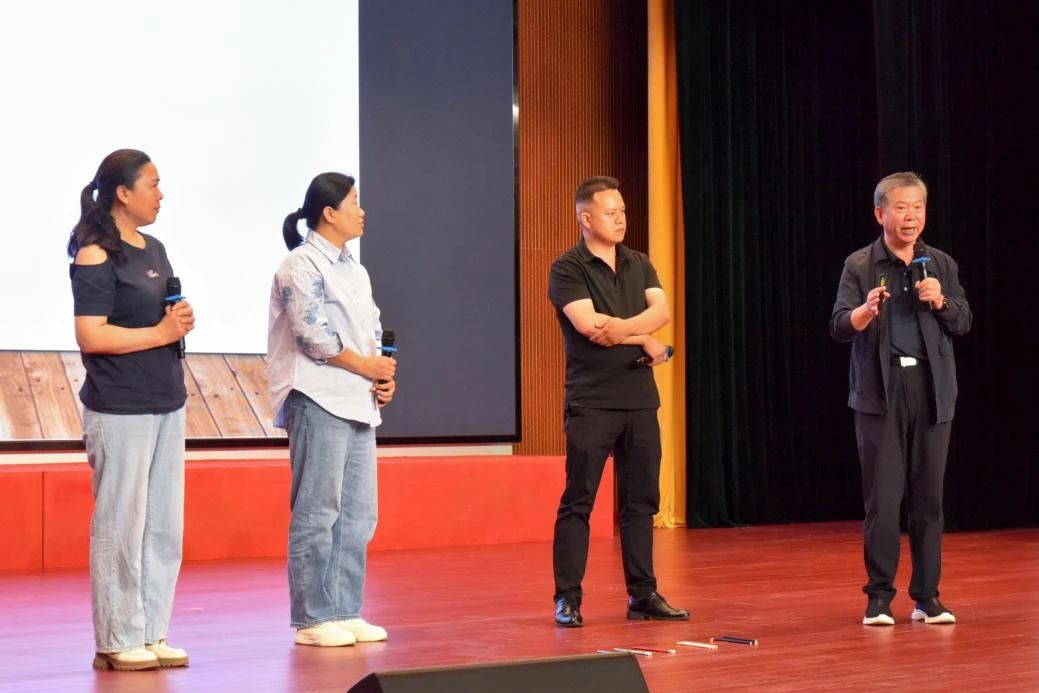 周口市家长公益课堂走进周口恒大中学